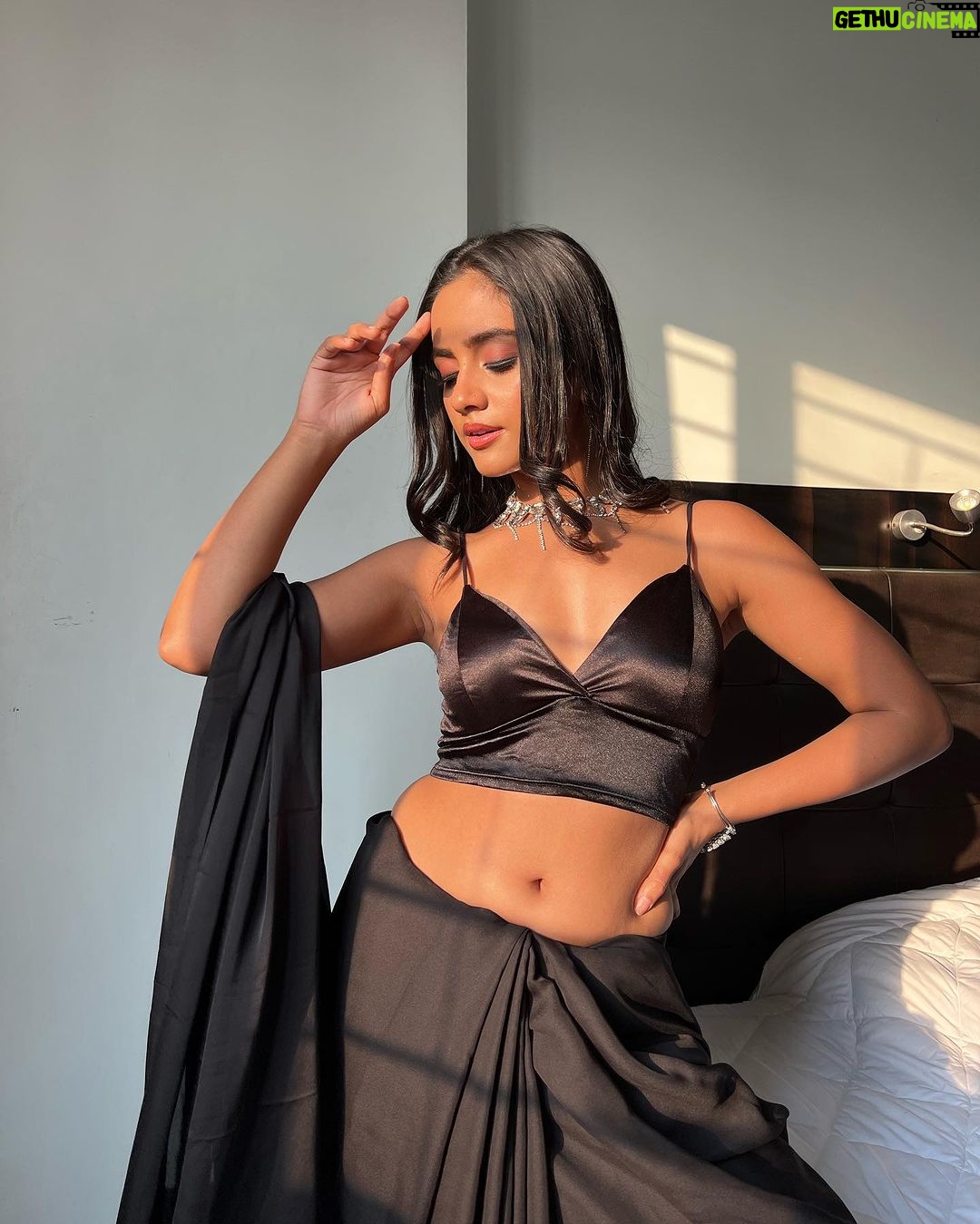 Nisha Guragain - 107.5K Likes - 🖤