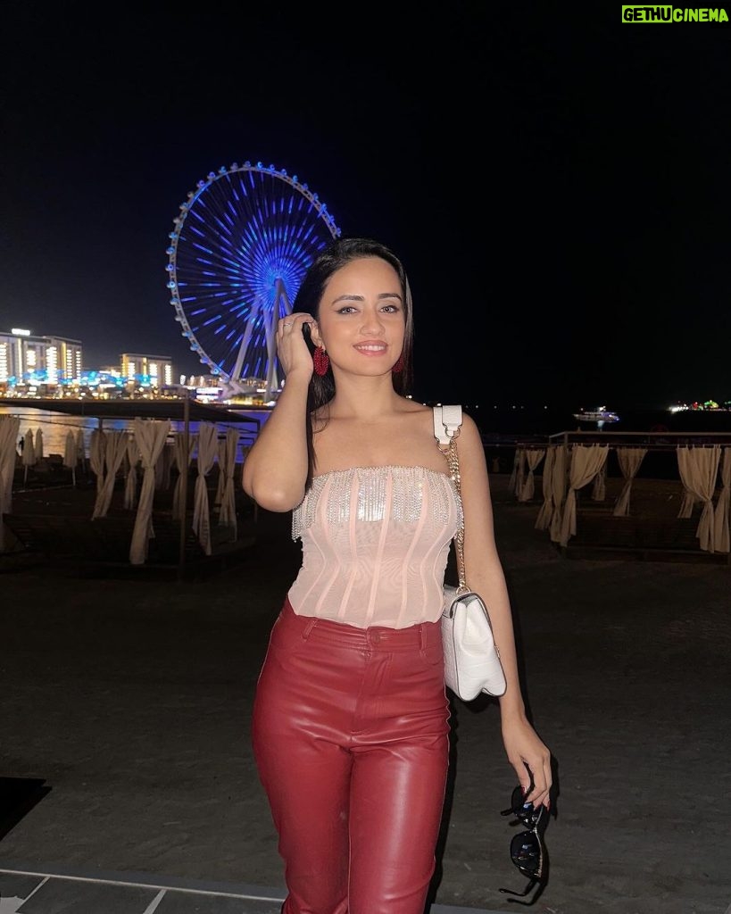 Nisha Guragain Instagram - I am enough just as I am🥰 JBR walk- Jumeira Beach Residence