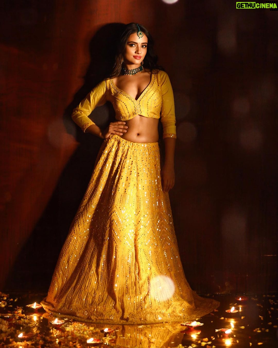 Nisha Guragain Instagram - Simply beautiful 💛 📷- @faizialiphotography ✍️ - @official.khushal.photography