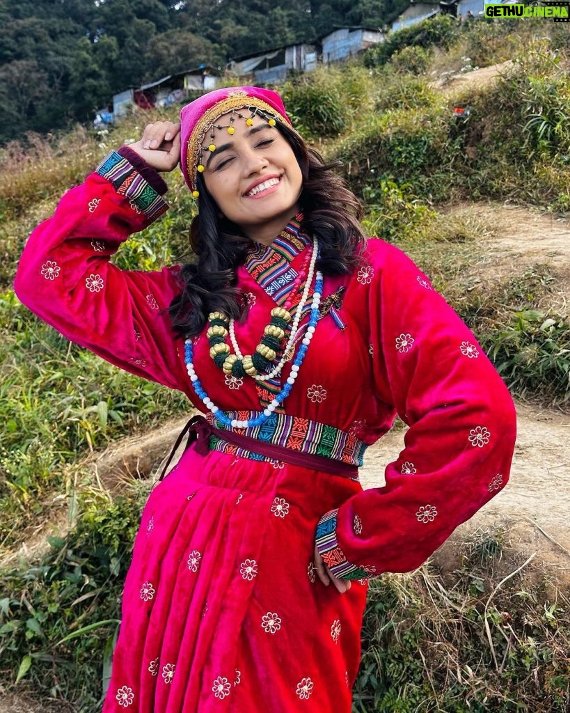 Nisha Guragain Instagram - Life is like a roller coaster, live it, be happy, enjoy life. ... Darjeeling, Queen of Hills