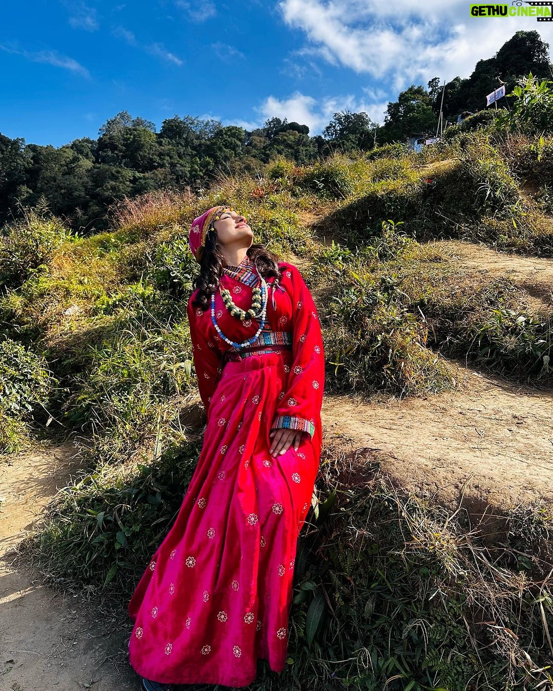 Nisha Guragain Instagram - Life is like a roller coaster, live it, be happy, enjoy life. ... Darjeeling, Queen of Hills