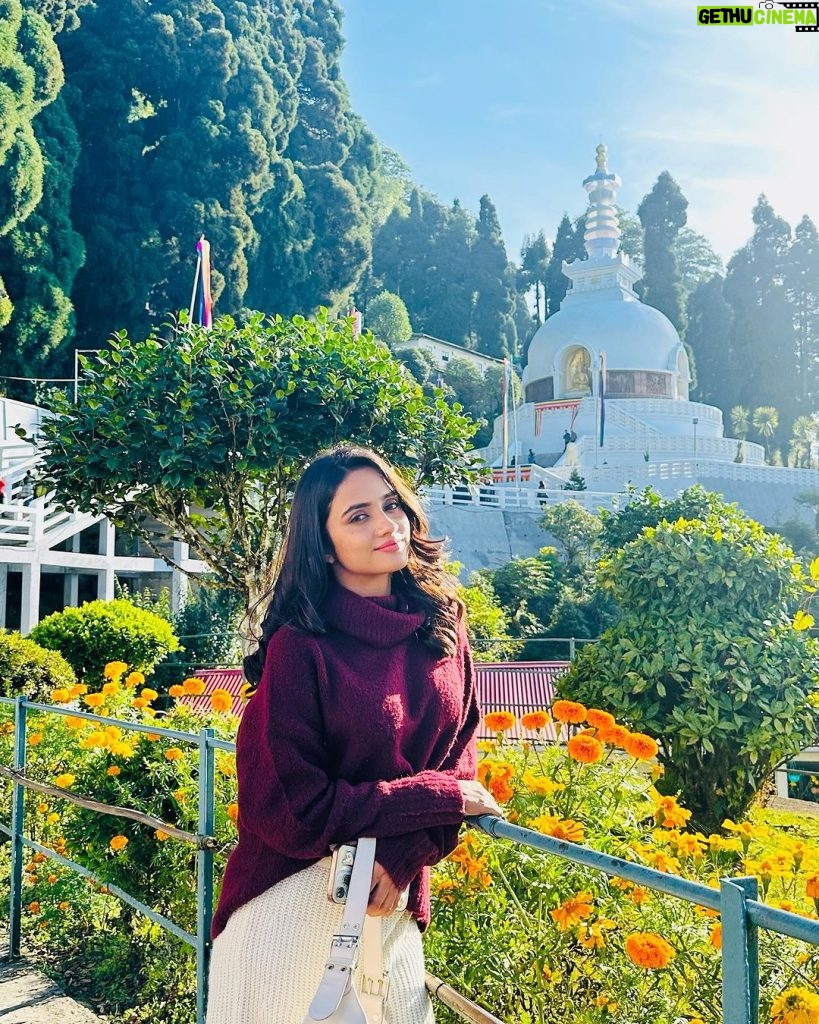 Nisha Guragain Instagram - Lonely but not lonely, just enjoying me time.. Darjeeling