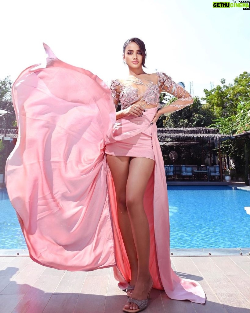 Nisha Guragain Instagram - Everything is better in pink. 💕 Photography @official.khushal.photography Designer @aditifarabdadesigns Style by @shiks_gupta25 MUA- @makeupbybharti Location @theadamsale