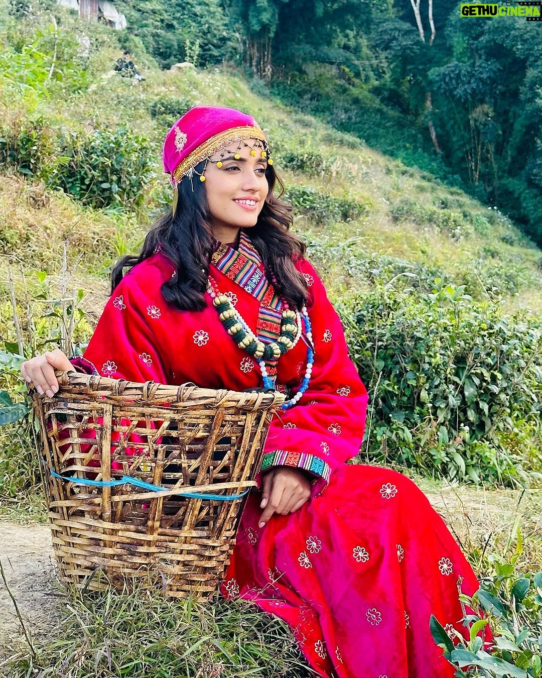 Nisha Guragain Instagram - Life is like a roller coaster, live it, be happy, enjoy life. ... Darjeeling, Queen of Hills