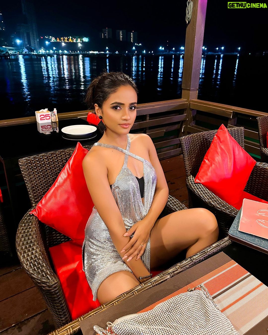 Nisha Guragain Instagram - “Do what you need to do and enjoy life as it happens… Pattaya,Bangkok