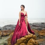 Nisha Guragain Instagram - न जाने मेरा ये दिल कहा खो गया, तुझे पहली दफा देखा, और तेरा ही हो गया..🤭🥀