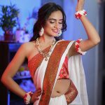 Nisha Guragain Instagram - मधुवन में भले ही कान्हा किसी गोपी से मिले, मन में तो राधा के ही प्रेम के हैं फूल खिले..