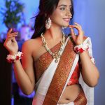 Nisha Guragain Instagram - मधुवन में भले ही कान्हा किसी गोपी से मिले, मन में तो राधा के ही प्रेम के हैं फूल खिले..