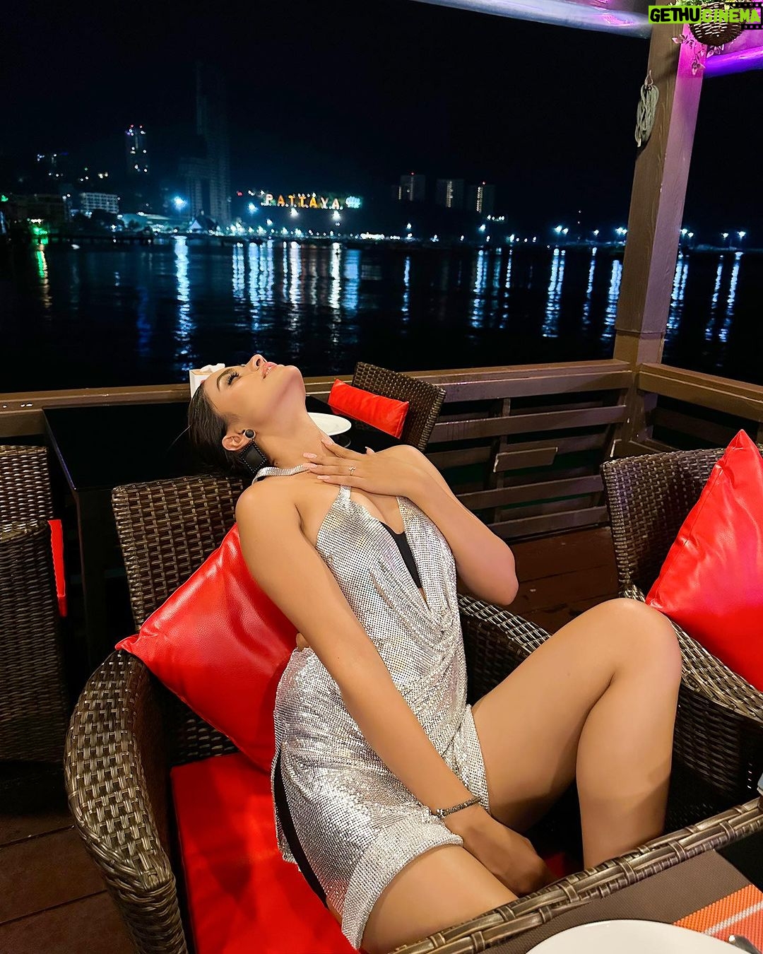 Nisha Guragain Instagram - “Do what you need to do and enjoy life as it happens… Pattaya,Bangkok