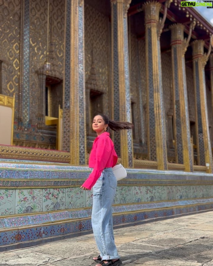 Nisha Guragain Instagram - Learn to enjoy every minute of your life….😊 Grand Palace - พระบรมมหาราชวัง