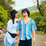 Nisha Guragain Instagram - Dosto k saath trip miss kar rhe ho?? ♥️😍 @iamcreation.in . . . . . . . . . . . #trending #explorepage #sachinsharmadance