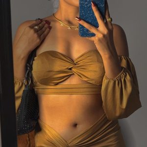 Nisha Guragain Instagram - Lost in my own thoughts…..