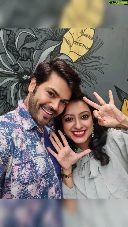 Nisha Krishnan Instagram - From 8 to ♾️ ...... That's us completing 8 years of marital bliss today 😍 Happy anniversary baby @prettysunshine28 Can't imagine life without you my angel.... Thank u for being my best friend and soul mate in this journey of life and giving us two more beautiful souls to share our life with 🥰 From now till forever.... #happyanniversary #8years #lovelifelaughter