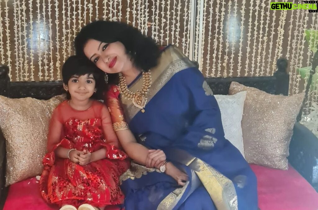 Nisha Krishnan Instagram - Family wedding 💑 #weddingtime #familyfirst