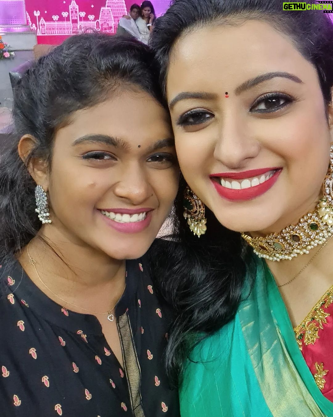 Nisha Krishnan Instagram - Zeetamil Tamizha Tamizha photo dump 😁 It's was so good to see all of them after long time! Not so good when we got roasted by our family members 😅😬🙈 it was an interesting topic! I'll update when the show goes live! #zeetamil #tamizhatamizha