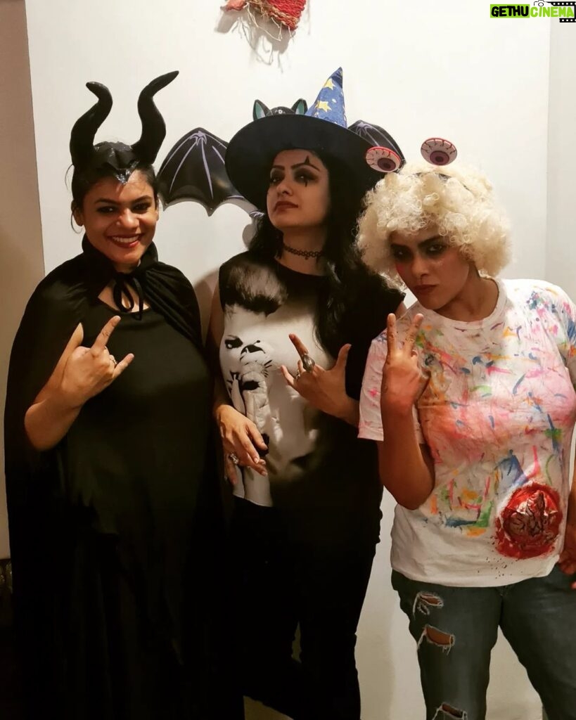 Nisha Krishnan Instagram - Happy Halloween 🎃 🤪 from Maasha and the Witch 🧙‍♀️ 👻 #Halloween #halloweenparty #halloweencostume #halloweenwithfriends