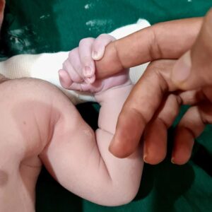Nisha Krishnan Instagram - As u wrap ur little fingers around my hand...
A high within me, I may never fully understand...

Cos the roles I have played in life may be many ...
But that of a 'Father' is uncomparable to any...

Welcome to our world 😍

Nisha & Me are blessed with a baby boy this Morning. It was a normal delivery & both mom and baby are doing well..we all are over the moon with joy and thank each of u for ur love, blessings and prayers ❤❤

#newborn
#parenthood
#feelinghigh
#fatherhood 
#unconditionallove