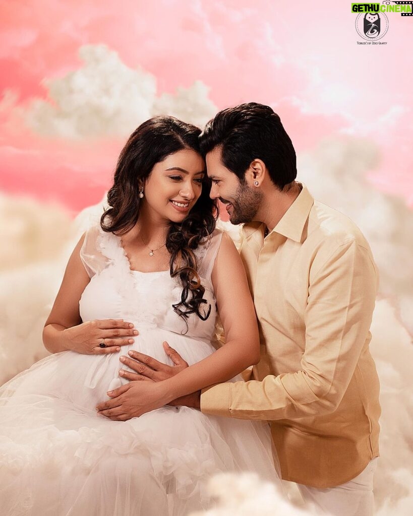 Nisha Krishnan Instagram - The warmth of togetherness adds to the health of the baby to be born in no small measure 🩷 • Studio & Maternity Gown - @artista_propshop •MUA- @kaviyaartistry_off •Outfit for @talk2ganesh - @his_studio • Creative set up - @vermiliondecors • Concept & Photography 📸 - @toddlersbyzerogravity . For bookings, contact: +919840767566 https://zerogravity.photography Shot on @canonindia_official . . . #love #maternity #bliss #pregnant #couple #happy #awaiting #instagood #zerogravityphotography Zero Gravity Photography