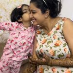 Nisha Krishnan Instagram - Glowing and growing with my gorgeous Mehndi ✨️ Great detailing by @henna_by_shree17 💖 You have a great talent and dedication! Grow bigger! God bless 🙌 🙏🏼 ❤️ 💖 Thank you for organizing everything in last-minute notice @shobimehendistudio 🤗 #littlepleasuresoflife #mehandidesign #babyshower #pregnancy