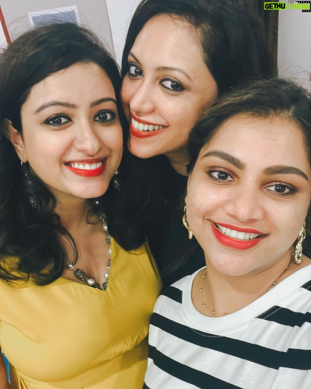 Nisha Krishnan Instagram - Long due date with my fav humans ❤️