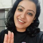 Nisha Krishnan Instagram - When my college juniors come to me for marriage advice and tips 😅 pathukoganpa 🤭 Innum kalyanam aagamal irrukum 90's kids ku samarpanam 🙏🏼 #marriagevibes #marriageadvice #90skid