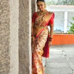 Nisha Ravikrishnan Instagram - ಕಣ್ಣು ಕಾಸಗಲಾ ಆಸೆ ಊರಗಲಾ !!!! 🙈🧸 #nimmnisharkn 🖤🤍 Hyderabad