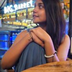 Nisha Ravikrishnan Instagram - ಮರೆಮಾಚಿ ಕರೆಯಲು ನೀನು.. ಮನಸಾರೆ ಪರವಾಶ ನಾನು......🙈 🧸 #nimmnisharkn 🖤🤍