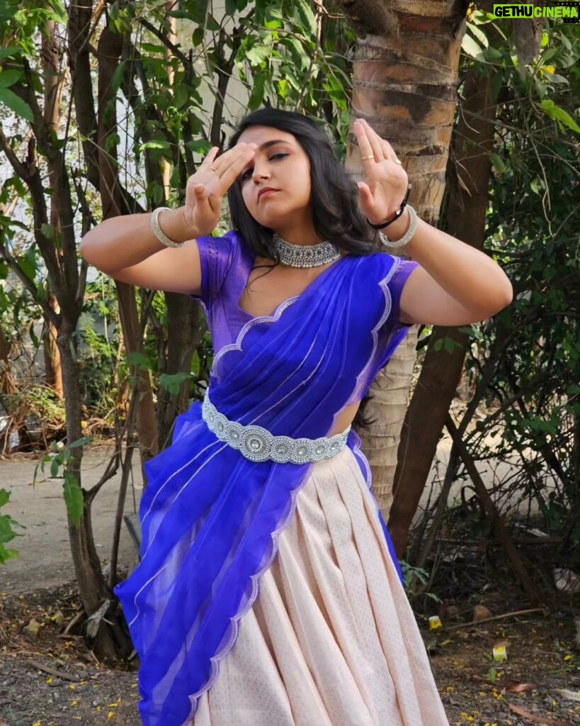 Nisha Ravikrishnan Instagram - ಮಾಮೂಲಿ ಅಲ್ಲ ನೀನು, ತುಸು ನಾಚಿ ಹೇಳುವೆನು ನೀ ಕೋಟಿಯಲಿ ಒಬ್ಬನೇ 🧸........ #nimmnisharkn 🖤🤍