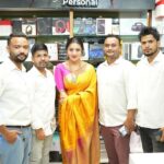 Nishita Goswami Instagram - Grand opening of New electronic showroom in Guwahati ( Bhangagargh) BRAND RUSH Stylish collections of new and updated Gadgets Thanks and my best wishes to the entire team of Brand Rush .. . . . . . . #electronics #innauguration #nishitagoswami #guwahati #ribboncutting @brandrushguwahati