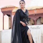 Nishita Goswami Instagram - “Radiance that speaks louder than words. ✨ . . . . . #feelingbeautiful #instagood #instadaily #nishitagoswami Beautiful Outfit by @nandini_borkakati @page_3_boutique Makeup and Styling by my darling @bijoyjeet.saikia_makeupartist