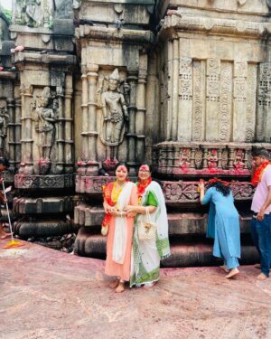 Nishita Goswami Instagram - Ma kamakhya with Ma ❤️❤️❤️❤️

🙏🙏🙏🙏