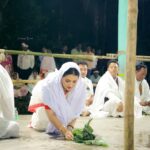 Nishita Goswami Instagram – বেতনী ৰাতি বিহু পৰিচালনা সমিতি আৰু ৰাইজৰ সহযোগত পৰম্পৰাগত তথা ধৰ্মীয় ৰীতি নীতিৰে আয়োজিত হোৱা ঐতিহাসিক ৰাতি বিহুত উপস্থিত আছিলোঁ।
প্ৰতিজন মানুহকে চুই যাব পৰা অনুভূতি এই বিহু,বিশ্বাস আৰু আস্থাৰ লগত পৰম্পৰাৰ এই বিহু।নিশ্চয়কৈ ৰাতি বিহুৰ এই অনুভৱখিনিক শব্দৰে বুজাব নোৱাৰি,কেৱল অনুভৱ কৰিব পাৰি।
ধন্যবাদ মোক নিমন্ত্ৰণ দিয়াৰ বাবে,অনুভৱ কৰোৱাৰ বাবে।🙏🙏🙏🙏🙏

#assam #tinsukia #makum #bihu #moranbihu