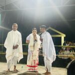 Nishita Goswami Instagram – বেতনী ৰাতি বিহু পৰিচালনা সমিতি আৰু ৰাইজৰ সহযোগত পৰম্পৰাগত তথা ধৰ্মীয় ৰীতি নীতিৰে আয়োজিত হোৱা ঐতিহাসিক ৰাতি বিহুত উপস্থিত আছিলোঁ।
প্ৰতিজন মানুহকে চুই যাব পৰা অনুভূতি এই বিহু,বিশ্বাস আৰু আস্থাৰ লগত পৰম্পৰাৰ এই বিহু।নিশ্চয়কৈ ৰাতি বিহুৰ এই অনুভৱখিনিক শব্দৰে বুজাব নোৱাৰি,কেৱল অনুভৱ কৰিব পাৰি।
ধন্যবাদ মোক নিমন্ত্ৰণ দিয়াৰ বাবে,অনুভৱ কৰোৱাৰ বাবে।🙏🙏🙏🙏🙏

#assam #tinsukia #makum #bihu #moranbihu