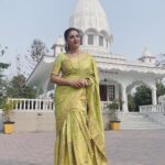 Nishita Goswami Instagram – এখন একেবাৰে আপোন ঠাই 

প্ৰমথেশ বৰুৱা আৰু প্ৰতিমা বৰুৱা পাণ্ডে বাইদেউৰ পৰশত প্ৰাণ পোৱা এখন ঠাই,জাগ্ৰত শক্তিৰ মহামায়া থানৰ ঠাই,মৰম বুজি পোৱা,মৰম দিব পৰা মানুহৰ ঠাই,সংস্কৃতি আৰু ইতিহাস বুকুত কঢ়িয়াই ফুৰা মানুহৰ ঠাই।
আপোন গৌৰীপুৰ,ধুবুৰী।