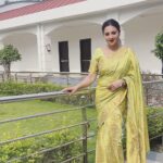 Nishita Goswami Instagram – এখন একেবাৰে আপোন ঠাই 

প্ৰমথেশ বৰুৱা আৰু প্ৰতিমা বৰুৱা পাণ্ডে বাইদেউৰ পৰশত প্ৰাণ পোৱা এখন ঠাই,জাগ্ৰত শক্তিৰ মহামায়া থানৰ ঠাই,মৰম বুজি পোৱা,মৰম দিব পৰা মানুহৰ ঠাই,সংস্কৃতি আৰু ইতিহাস বুকুত কঢ়িয়াই ফুৰা মানুহৰ ঠাই।
আপোন গৌৰীপুৰ,ধুবুৰী।