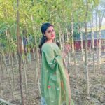 Nishita Goswami Instagram - Nurturing Nature’s Palette 🌴 🌳 . . . . . #GreenElegance #NatureNurtured #SerenityInGreen #BotanicalBeauty #GreeneryGlow #LushLife #EarthInColor #GreenscapeMagic #EmbraceTheGreen #verdevibes