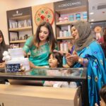 Nishita Goswami Instagram - Grand opening of Lakmé Beauty Salon at Hatigaon Road @lakmesalonhatigaon My wishes and love to the entire team of Lakmé Beauty salon @lakmesalonhatigaon