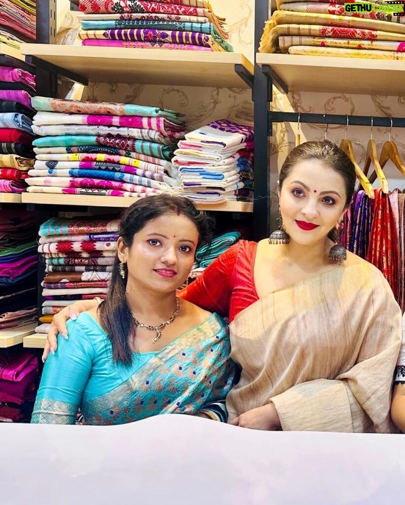 Nishita Goswami Instagram - Launch of Assam Fashion Hub Jagiroad. A beautiful showroom of Mekhela Sador and Assamese Jewellery . My best wishes to the entire team of Assam Fashion Hub . . . #mekhelasador #mekhela #boutique #jagiroad