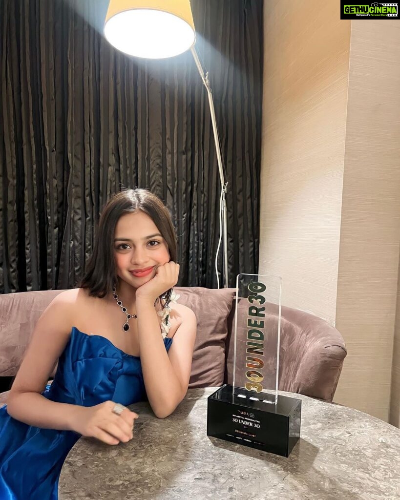 Nitanshi Goel Instagram - Won The Most Influential Personalities 30 under 30 Award💕⭐️ Thankyou The UBJ , it’s an absolute honour to be a part of this list. Every win, every accolade, and every moment of my dream that I live is dedicated to my Nitanshians and my family💕 (Video coming up on my YouTube soon👍🏻) #30under30 #MostInfluentialPersonalities #award #bollywoodawards #thankful #blessed #nitanshigoel #nitanshi #nitz #nitanshians #meresapne Noida