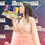 Nitanshi Goel Instagram - And your Nitz won ‘Youngest Style Diva Award’💕⭐️✨ This one’s to Mumma for showing me, while growing up, that a sense of style solely comes from being who you truly are♥️✨ Thankyou @juniormissindia and @shobhagori for bestowing me with the incredible honor✨ 👗 @the_adhya_designer ✨ #Nitanshi #NitanshiGoel #juniormissindia #juniormissindia2023 #YoungestStyleDiva #IndianYoungCelebrityInfluencerAward #nehadhupia #shobhagori #castingshobhagori #nesco #maidaan #laapataaladies #meresapne Nesco