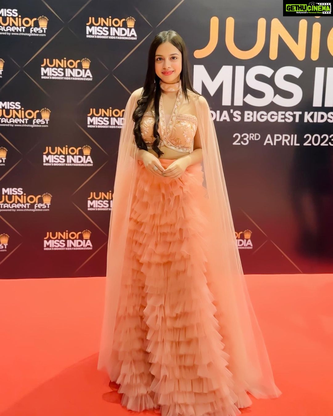 Nitanshi Goel Instagram - And your Nitz won ‘Youngest Style Diva Award’💕⭐️✨ This one’s to Mumma for showing me, while growing up, that a sense of style solely comes from being who you truly are♥️✨ Thankyou @juniormissindia and @shobhagori for bestowing me with the incredible honor✨ 👗 @the_adhya_designer ✨ #Nitanshi #NitanshiGoel #juniormissindia #juniormissindia2023 #YoungestStyleDiva #IndianYoungCelebrityInfluencerAward #nehadhupia #shobhagori #castingshobhagori #nesco #maidaan #laapataaladies #meresapne Nesco