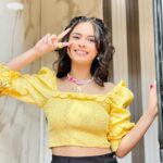 Nitanshi Goel Instagram - Your K-pop girl 💜⭐️ Comment your fav pic (1-10) & Give reason♥️ Loving the awesome response on Tere Jaisa 💜💛 #Nitanshigoel #Nitz #Nitanshians #kpop #kpopgirl #Terejaisa #snäpchat Kpop-india
