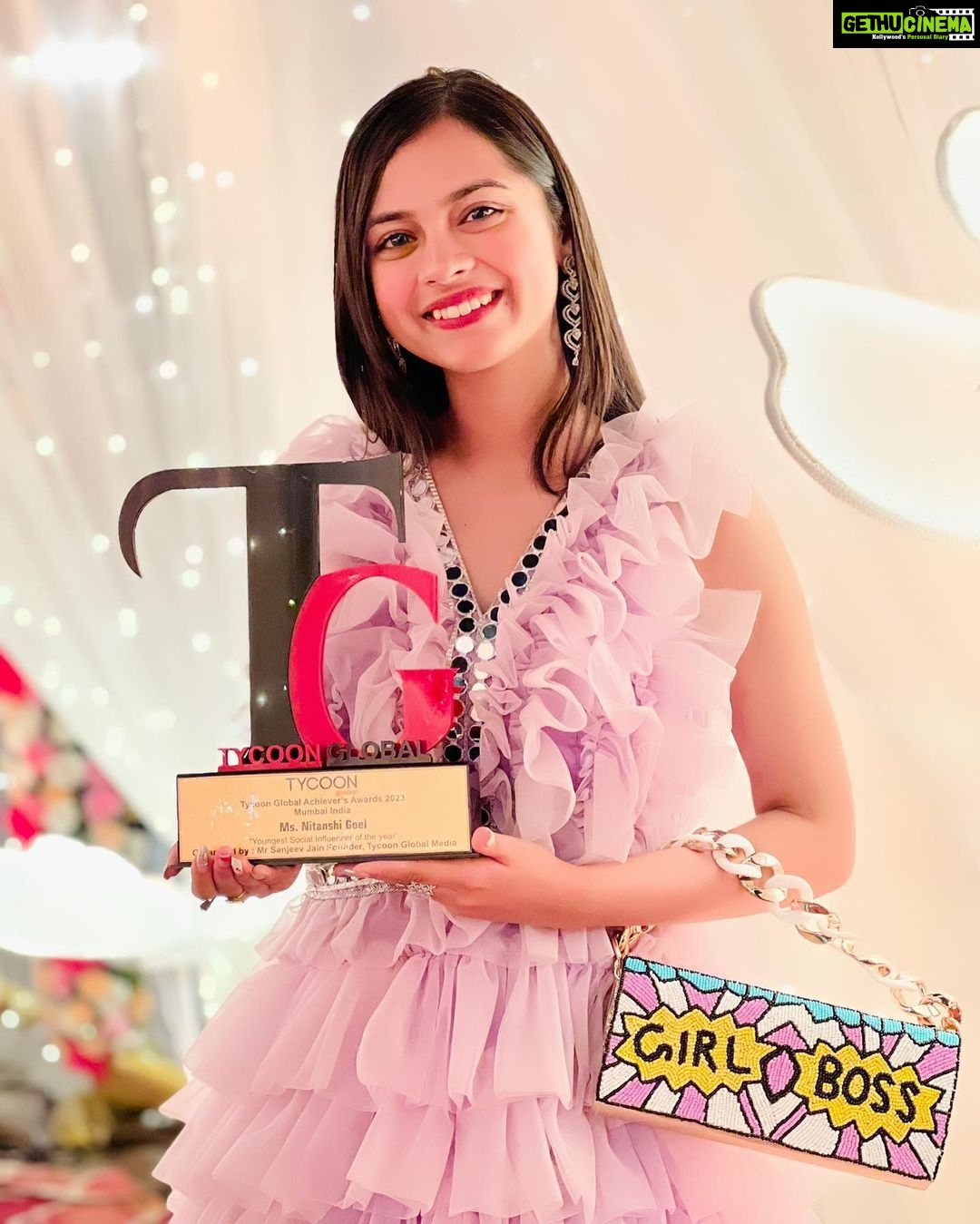 Nitanshi Goel Instagram - Youngest Social Influencer Of The Year 🏆✨ So honoured to receive this prestigious award at Tycoon Global Filmfare Achiever’s Awards🙏🏻 It feels amazing to be recognised for the work that I do and will keep on doing with all my heart♥️ A big Thankyou to all my fans for all the Love & support 🙏🏻🧿 Look @the_adhya_designer ✨ #Nitanshigoel #Award #nitanshians #JaiShriKrishna #grateful #laapataladies #maidaan #terejaisa @tycoonglobal @filmfareme The Club Mumbai