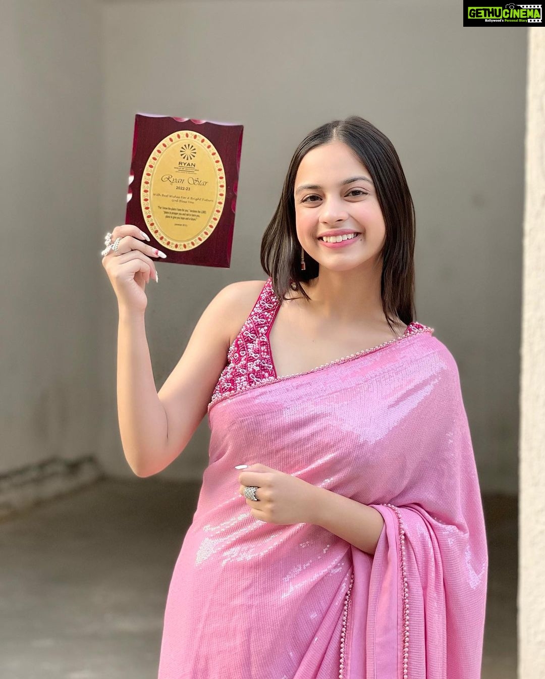 Nitanshi Goel Instagram - Your Nitz won ‘Ryan Star Of The Year Award⭐️’ So happy and Thankful🙏🏻 Spot me in 4th and 5th pic😍 Amazing Farewell with my friends♥️ . Outfit @the_adhya_designer ♥️ #RyanStar #Ryanite #proudmoment #farewell #10thfarewell #schoolfarewell #nitanshigoel #nitanshians Ryan International school