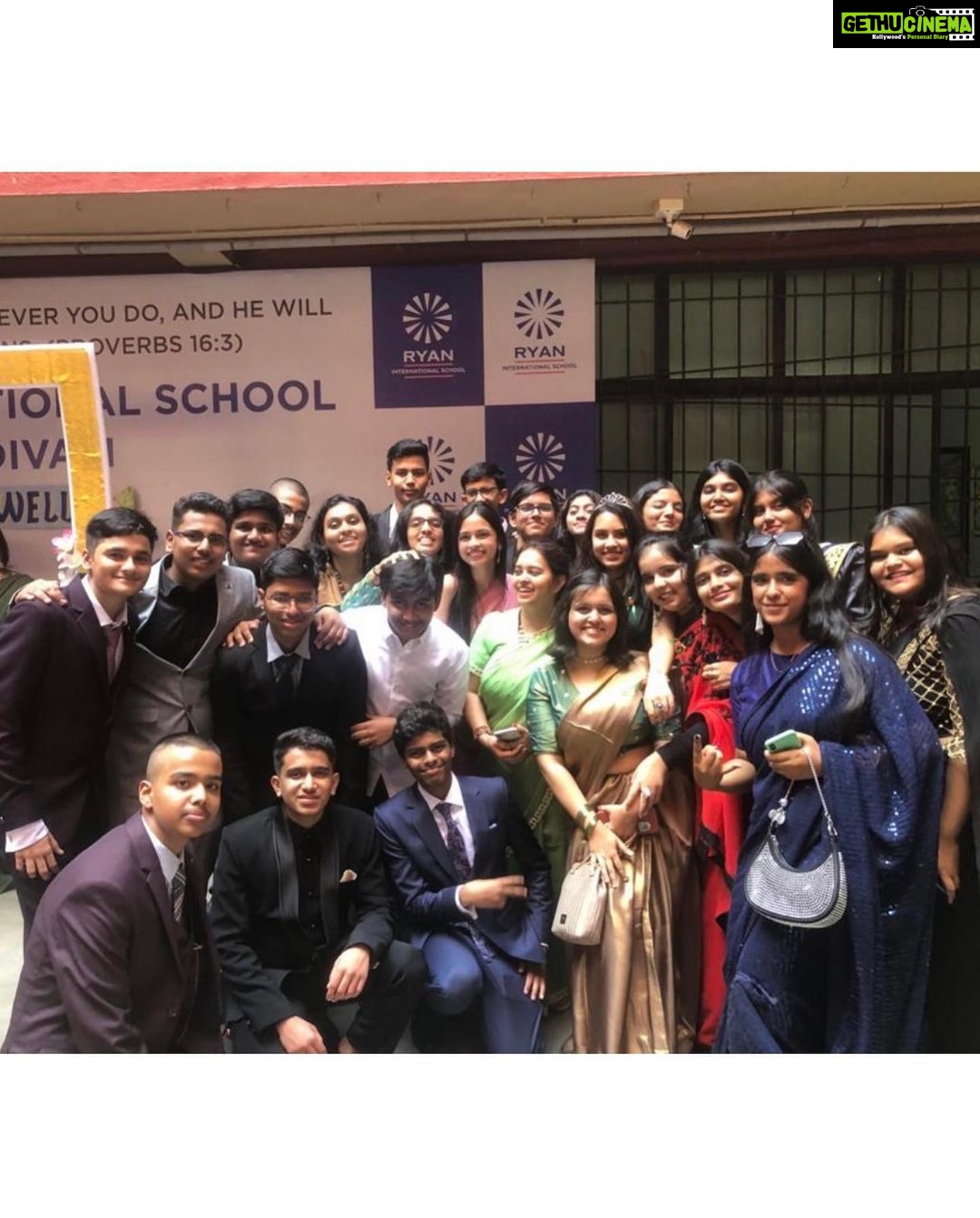 Nitanshi Goel Instagram - Your Nitz won ‘Ryan Star Of The Year Award⭐️’ So happy and Thankful🙏🏻 Spot me in 4th and 5th pic😍 Amazing Farewell with my friends♥️ . Outfit @the_adhya_designer ♥️ #RyanStar #Ryanite #proudmoment #farewell #10thfarewell #schoolfarewell #nitanshigoel #nitanshians Ryan International school