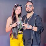 Nitanshi Goel Instagram – We learn something new from every person we meet⭐️
Something exciting coming soon with @mikasingh paaji✨
.
#nitanshigoel #nitanshians #mikasingh #whattheluck Mika Singh Studio