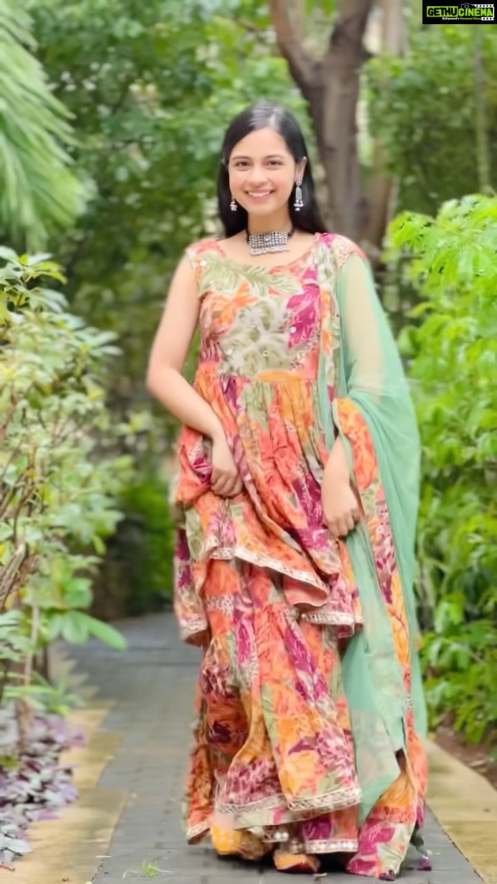 Nitanshi Goel Instagram - Tag a girl with cutest Smile😘✨ . Outfit @fashiondwar Jewellery @oshri.accessories . #Smile #nitanshigoel #nitanshians #trendingsong