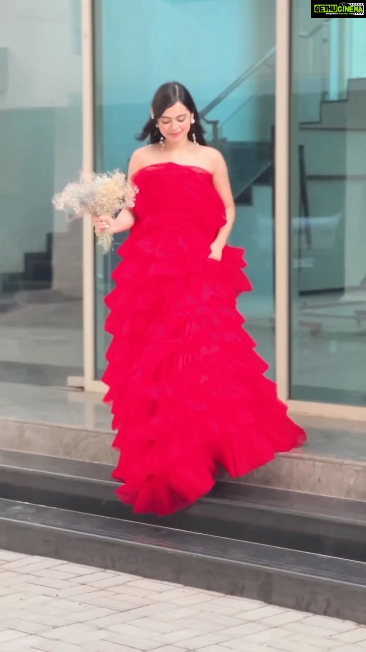 Nitanshi Goel Instagram - Tag a Shehzaadi🌹who needs to hear this… . 👗 @the_adhya_designer . #nitanshikiboli #fathersday #nitanshigoel #nitanshians #yougogirl #daddysprincess👑
