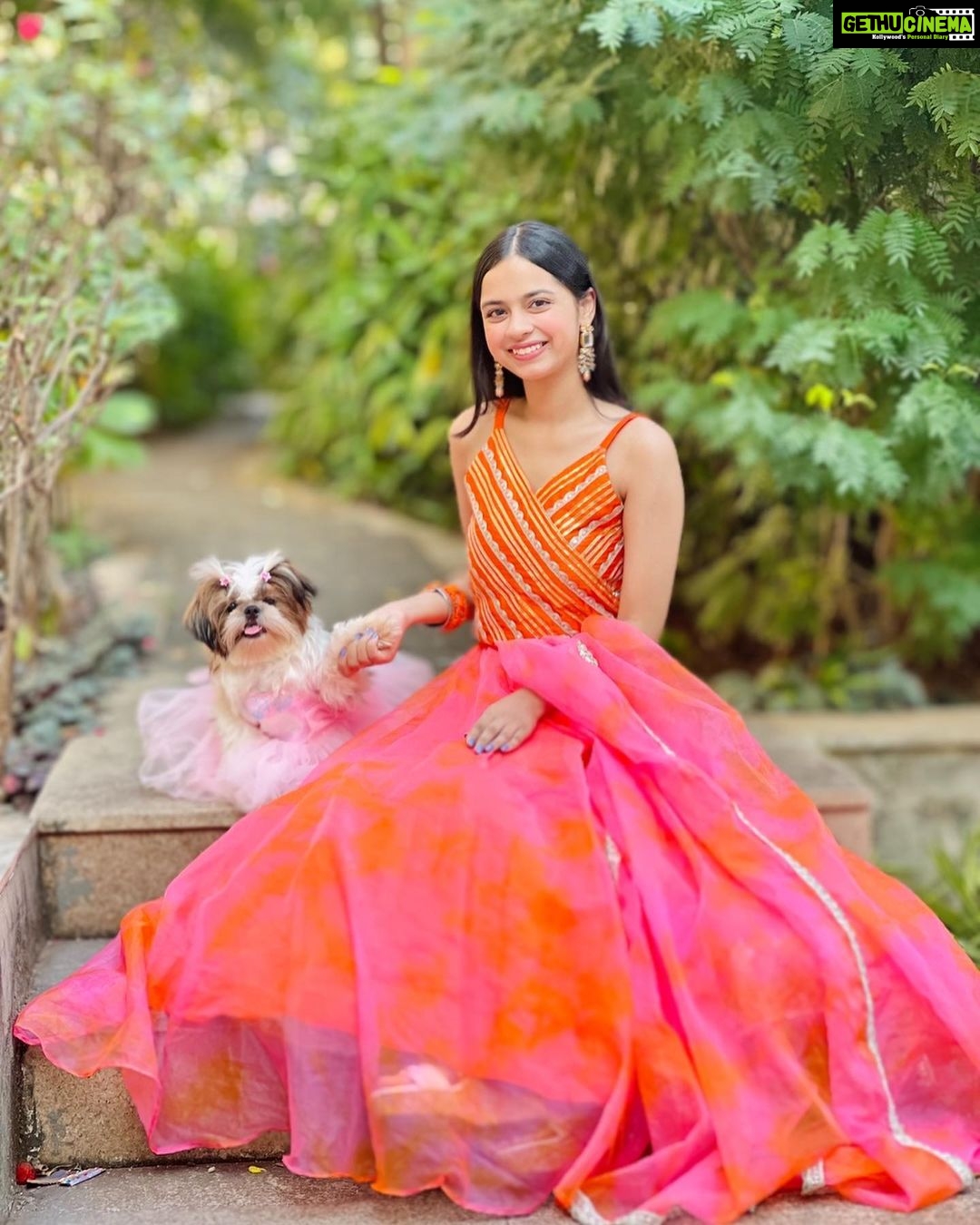 Nitanshi Goel Instagram - Happy Diwali ๐ชโจโจโจ (Comment your fav pic & Give reason..Mine are 3rd & 8th with my doll @queenienakhrewaali ๐) . ๐ @kirtiagarwal_varsha . #happydiwali #nitanshians #nitanshigoel Diwali Celebrations:)