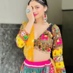 Nitanshi Goel Instagram - Alexa play ‘Desi Girl’ ✨ . . Outfit @rupaldesignstudio Jewellery @rupaldesignstudio HMU @beauty_paradise1402 . #happynavratri #navratri #nitanshians #nitanshigoel Navratri
